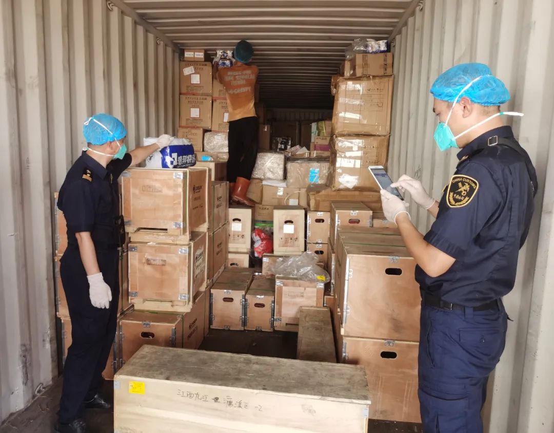 <a href='http://m.hrgnw.cn' title='危險(xiǎn)品海運(yùn)' >危險(xiǎn)品海運(yùn)</a>